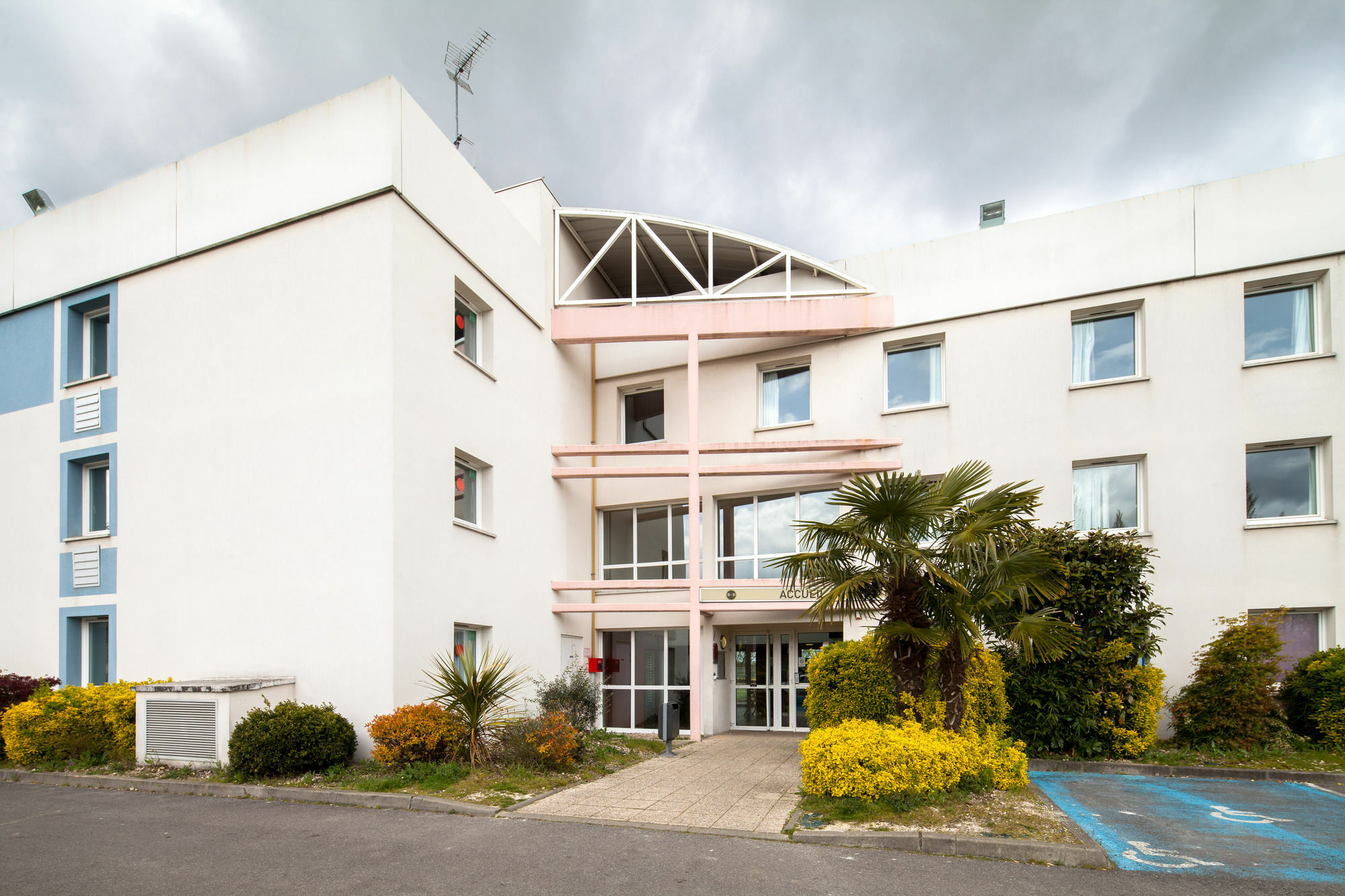 B&B Hotel Beauvais Allonne  Екстериор снимка